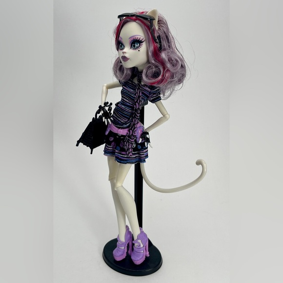 Monster High “Catrine DeMew” Scaris City of Frights 2012 Doll & accessories 🎨 - Picture 6 of 8